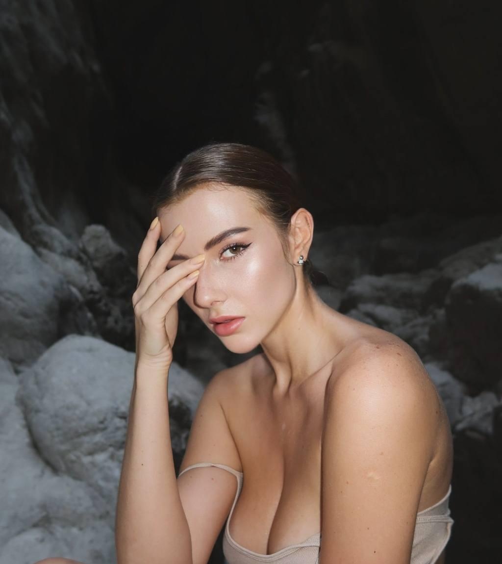 Янка привлекальеная девушка из Луза цена от 7000 руб