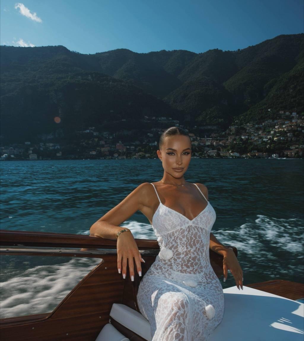 Амелия привлекальеная девушка из Луза цена от 11000 руб