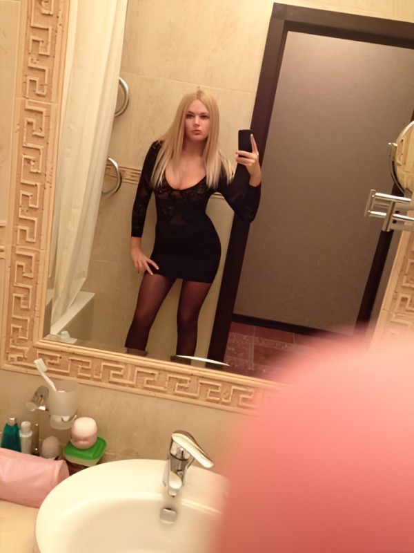 Лариса привлекательная девушка из Луза цена от 2000 руб