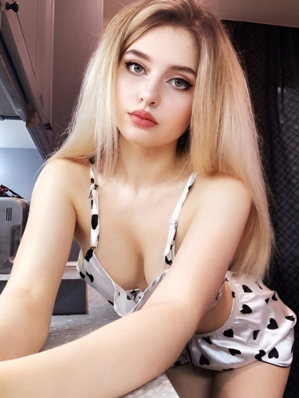 Надя привлекательная девушка из Луза цена от 1500 руб