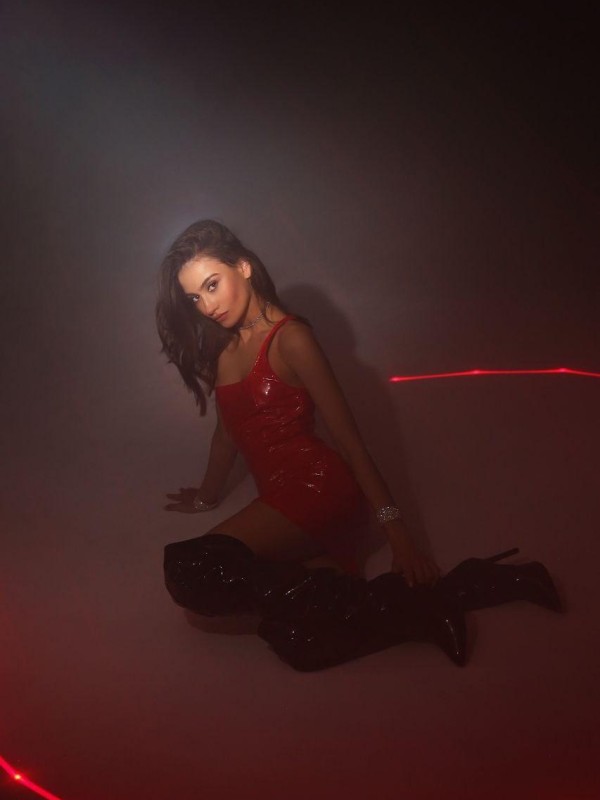 Сабрина привлекательная девушка из Луза цена от 10000 руб