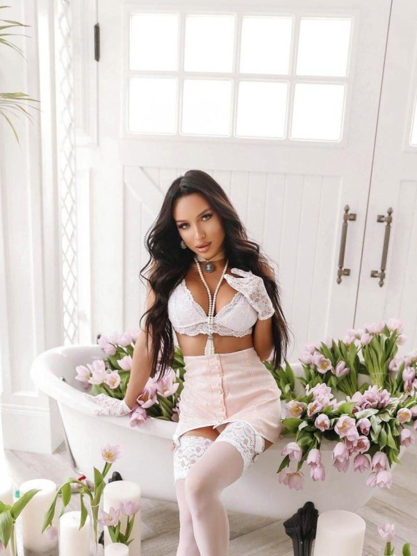 Оксана привлекательная девушка из Луза цена от 6000 руб