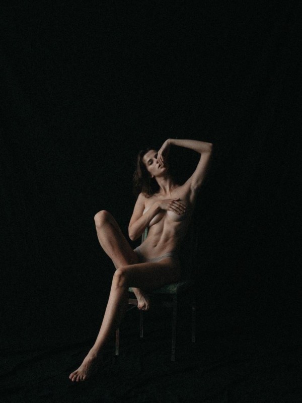 Донна привлекательная девушка из Луза цена от 10000 руб